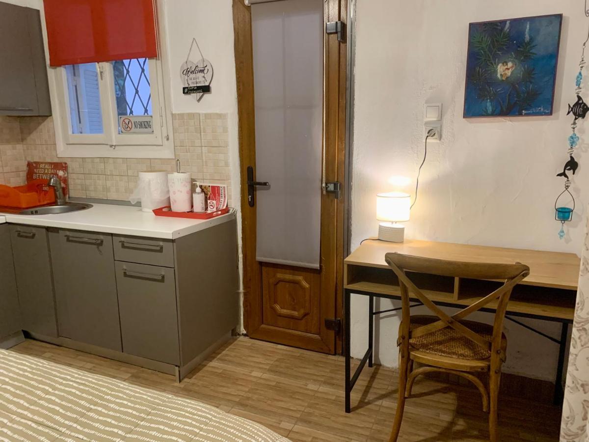 Mama Apt & Parking Лариса Екстериор снимка